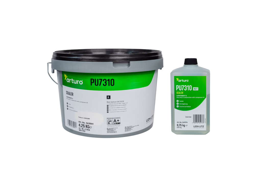 Studio product photo of two Arturo PU7310 sealer containers on a white background: a large grey plastic bucket with a green and white label reading 'arturo PU7310 SEALER' and a smaller translucent plastic bottle with a black screw cap and a matching green label marked 'arturo PU7310 MATT SEALER'. The bucket features a metal handle, printed weight and product information, barcode and certification icons; the label shows 4.25 kg and article numbers. The smaller bottle shows 0.75 kg and component markings. The image is evenly lit with soft shadows, neutral colour rendering and isolated on white, suitable for catalogue or e‑commerce use.