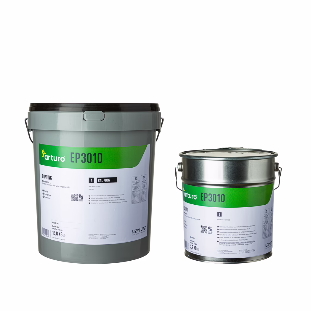 Arturo_Dummy_EP3010-10kg_2022-02 Studio photograph of two containers of Arturo EP3010 coating on a clean white background. On the left is a large grey plastic pail with a black snap-on lid, metal bail handle and a green-and-white label reading 'arturo EP3010' with technical text and a visible weight marking of 16.8 kg. On the right is a smaller silver metal can with a lid, side handle and a matching green label showing 3.2 kg. The packaging, labels and product details are clearly visible, suitable for product catalogs, e-commerce listings and technical documentation.